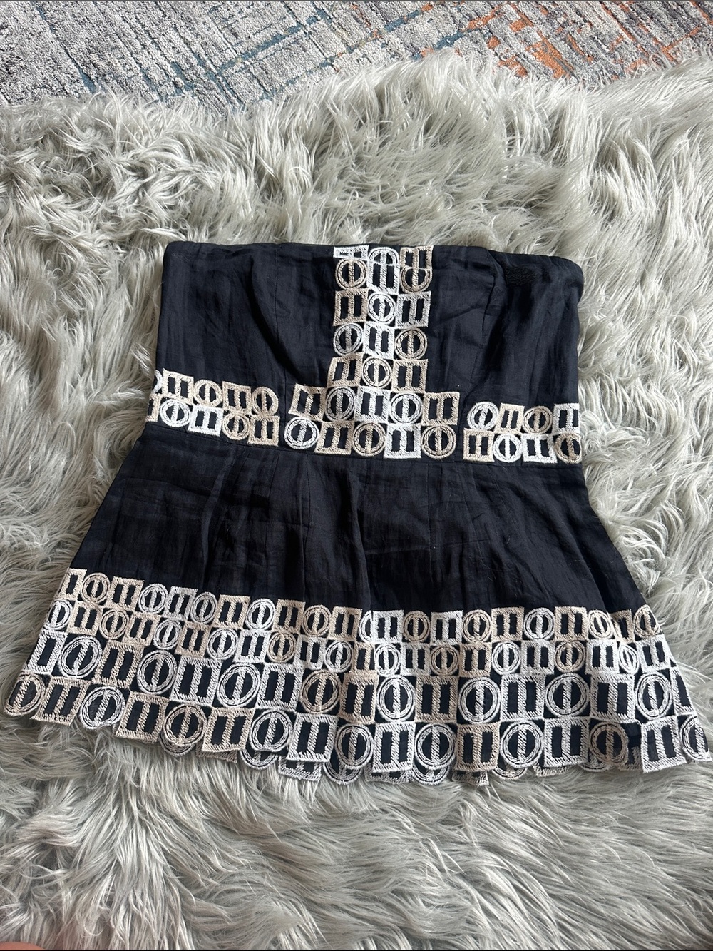 🍓🍓Anthropologie Black Strapless Top with Cream Geometric Embroidery